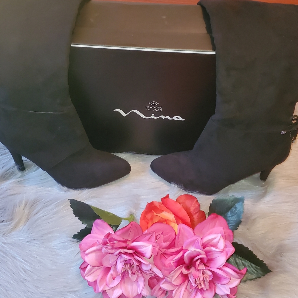 Black suede Boots